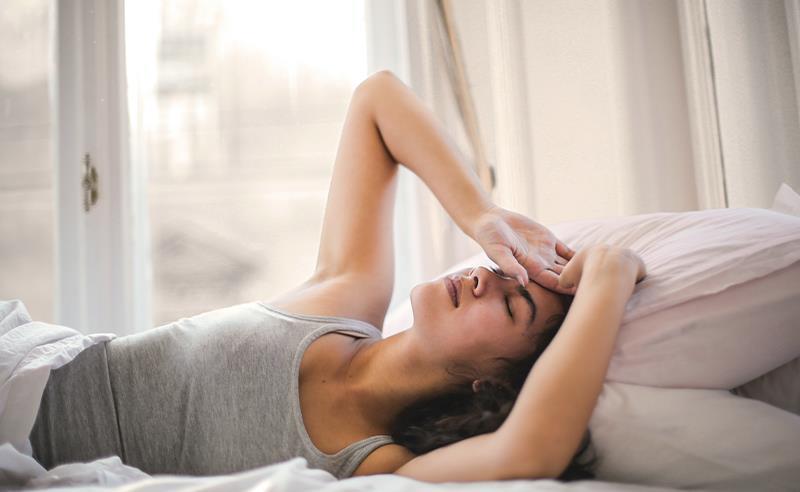 ¿Por qué las mujeres deben dormir más?